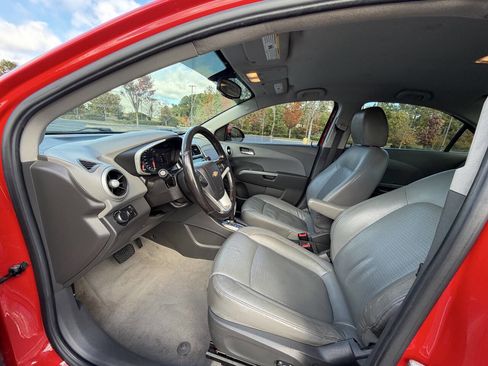 Used 2017 Chevrolet Sonic Premier image 10