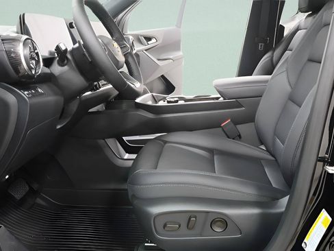 New 2026 Chevrolet Equinox LT w/ Convenience Package II FWD image 20