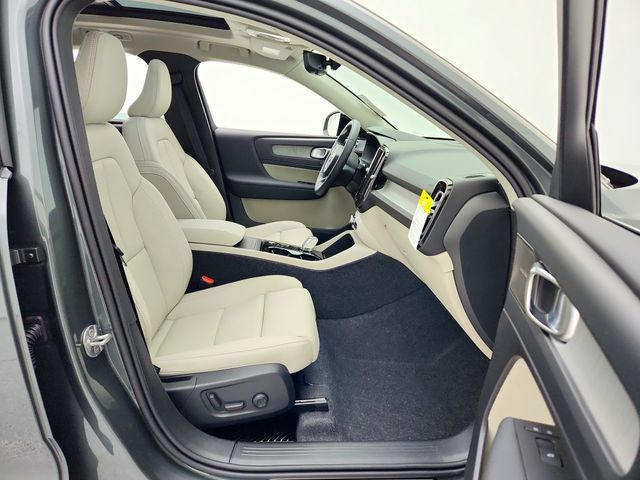 New 2026 Volvo XC40 B5 Ultra w/ Climate Package AWD/4WD image 14