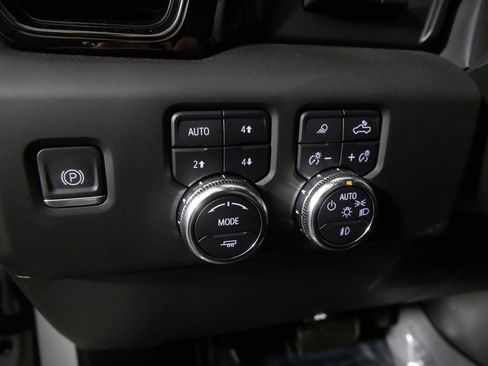 Used 2024 GMC Sierra 1500 AT4 w/ Technology Package image 16