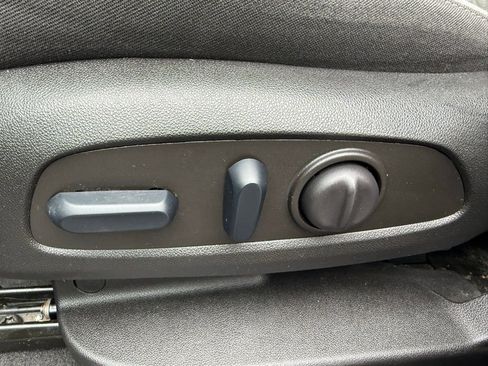 Used 2024 Chevrolet Equinox LS image 12