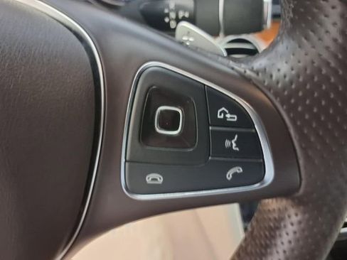 Used 2017 Mercedes-Benz E 300 4MATIC image 10