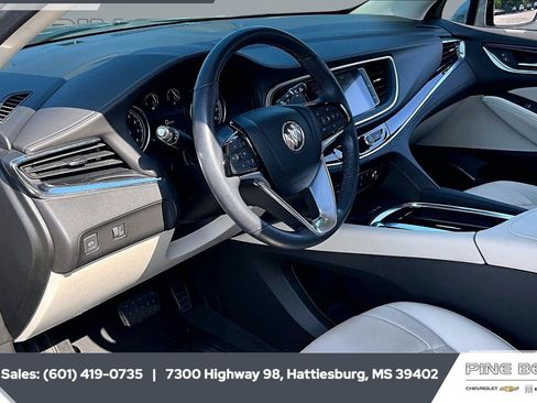 Used 2024 Buick Enclave Essence FWD image 12