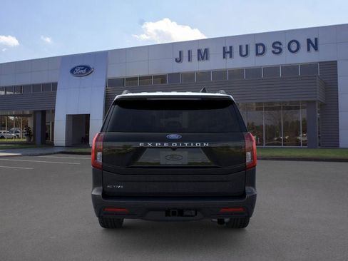 New 2026 Ford Expedition Active image 5