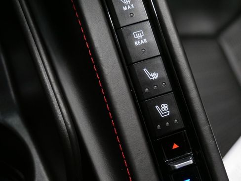 Used 2021 Chevrolet Corvette Stingray Premium Conv w/ Z51 Performance Package RWD image 25