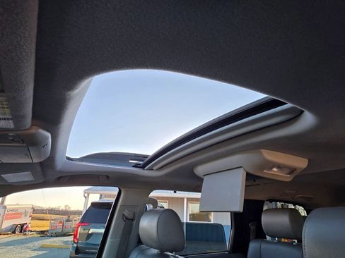 Used 2014 Toyota Sequoia Platinum image 23