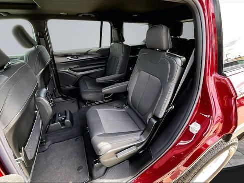New 2026 Jeep Grand Cherokee L Laredo image 19