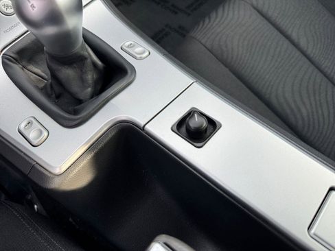 Used 2007 Chrysler Crossfire Coupe image 24