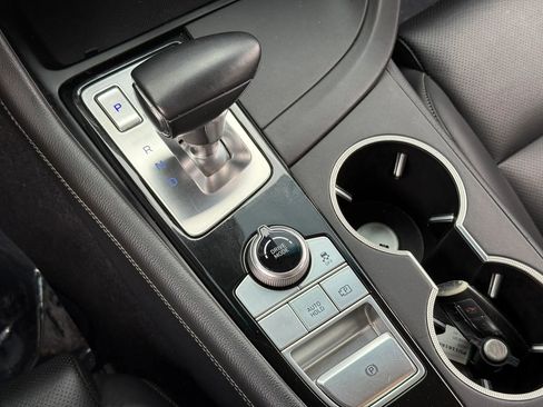 Used 2023 Genesis G70 2.0T RWD image 24