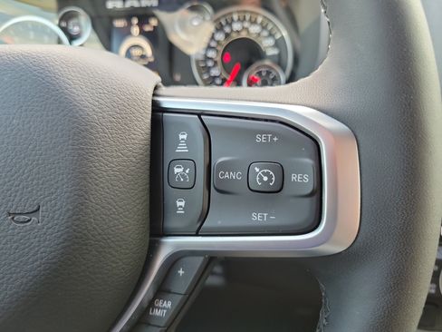 Used 2025 RAM 1500 Big Horn AWD/4WD image 18