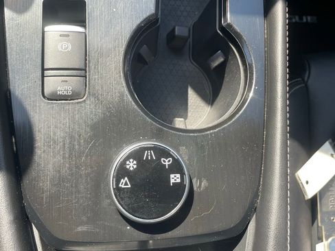 Used 2023 Nissan Rogue SL image 35