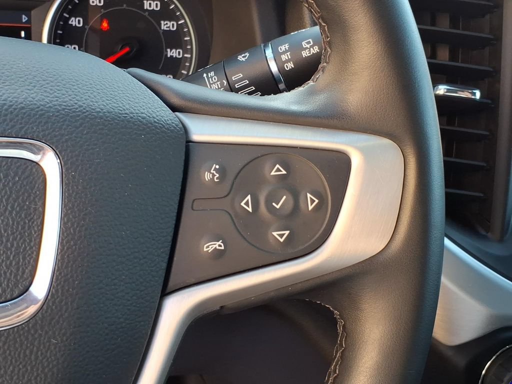 Used 2023 GMC Acadia SLT AWD/4WD image 19