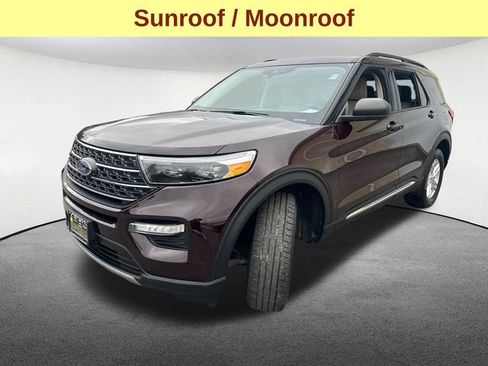 Certified 2022 Ford Explorer XLT w/ Equipment Group 202A AWD/4WD image 6
