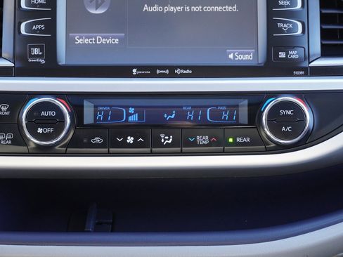 Certified 2019 Toyota Highlander Limited image 34