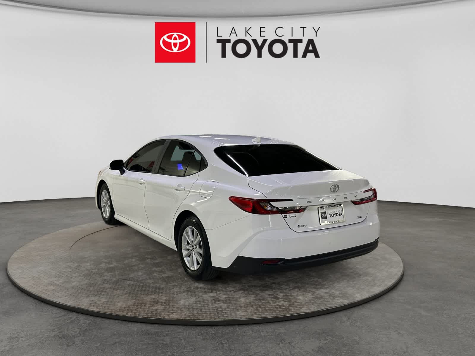 Used 2026 Toyota Camry LE FWD image 5