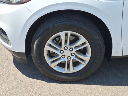 Used 2019 Buick Enclave Essence AWD/4WD image 11
