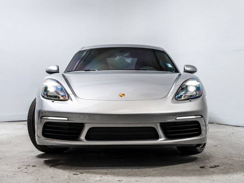 Used 2024 Porsche 718 Cayman RWD image 10