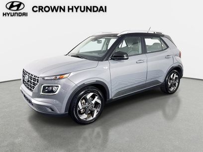 Used 2023 Hyundai Venue Limited w/ Cargo Package