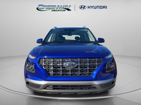 Used 2023 Hyundai Venue SEL image 2