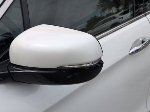 Used 2022 Honda Pilot Touring image 16