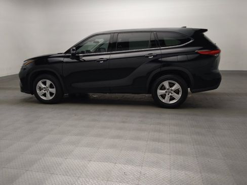 Used 2022 Toyota Highlander L FWD image 3