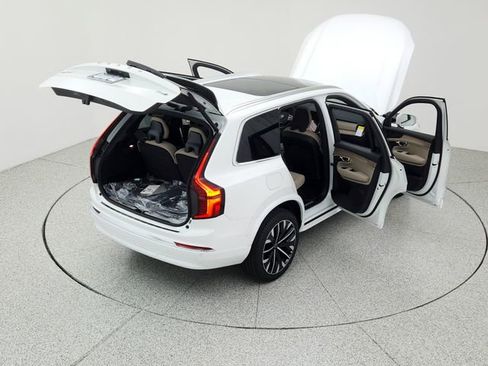 New 2026 Volvo XC90 B6 Plus w/ Protection Package Premier image 42