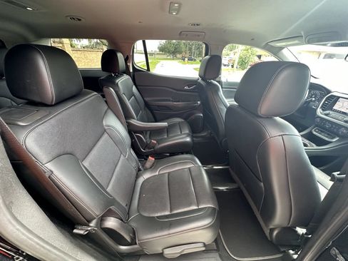 Used 2021 GMC Acadia SLT w/ Elevation Edition FWD image 11