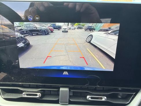 Used 2026 Chevrolet Equinox LT AWD/4WD image 11