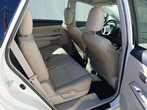 Used 2017 Toyota Prius V Four image 14