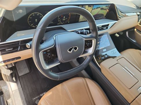 Used 2025 INFINITI QX80 Sensory AWD/4WD image 10