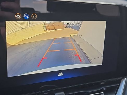 Certified 2026 Chevrolet Equinox LT FWD image 24