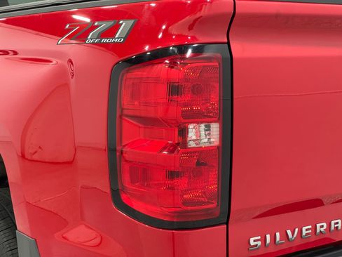 Used 2018 Chevrolet Silverado 1500 LT w/ All Star Edition AWD/4WD image 30