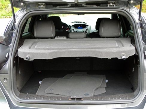 Used 2017 Ford Focus ST image 15