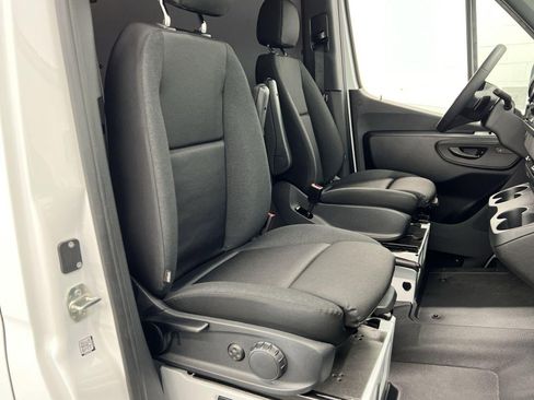 New 2025 Mercedes-Benz Sprinter 2500 image 27