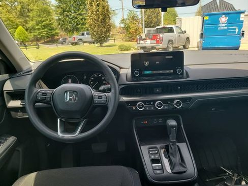 Used 2025 Honda CR-V EX image 22