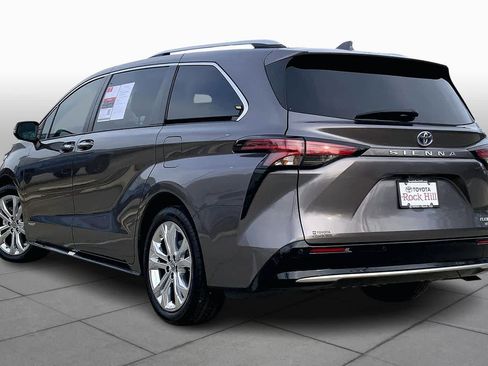 Certified 2021 Toyota Sienna Platinum image 21