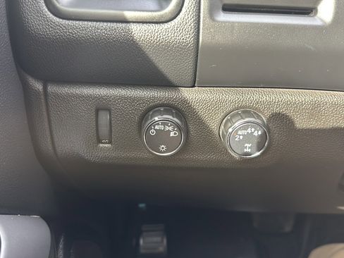 Used 2021 Chevrolet Colorado LT image 25