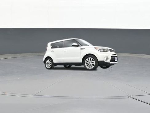 Used 2017 Kia Soul + image 48