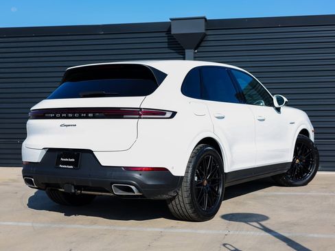 New 2025 Porsche Cayenne E-Hybrid image 7