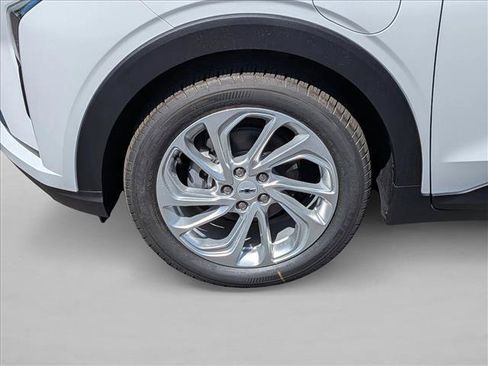 New 2027 Chevrolet Bolt LT w/ Comfort Package FWD image 10
