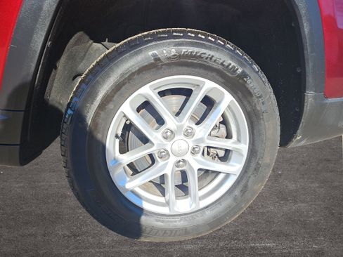 Used 2023 Jeep Grand Cherokee L Laredo w/ Luxury Tech Group I image 35