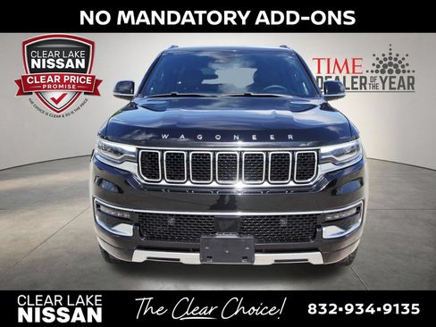 Used 2023 Jeep Wagoneer Series III w/ Preferred Equipment Group AWD/4WD image 2