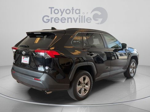 Used 2022 Toyota RAV4 XLE FWD image 6