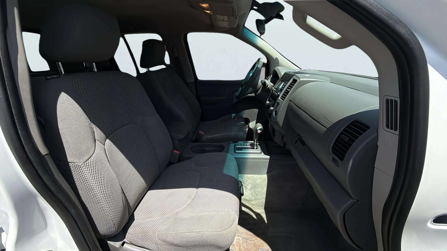 Used 2018 Nissan Frontier SV RWD image 17