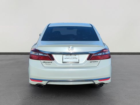 Used 2017 Honda Accord Sport image 4
