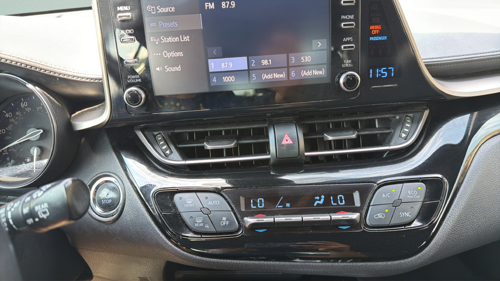 Used 2019 Toyota C-HR XLE FWD image 16