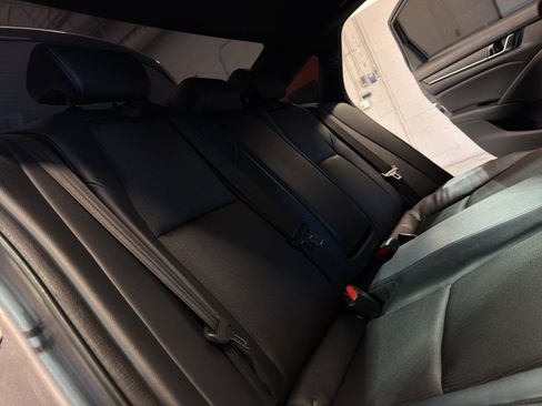 Used 2018 Honda Accord Sport image 25