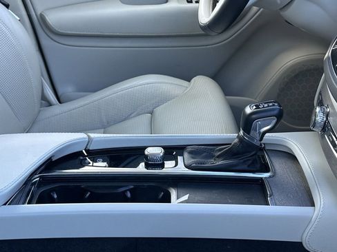 Used 2022 Volvo XC90 T6 Inscription w/ Advanced Package image 6