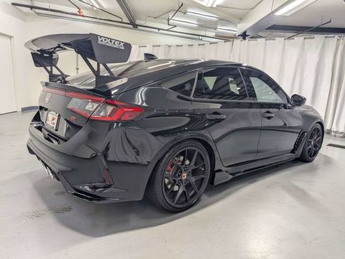 Used 2023 Honda Civic Type R image 3