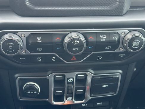 Used 2018 Jeep Wrangler Unlimited Sport S image 21